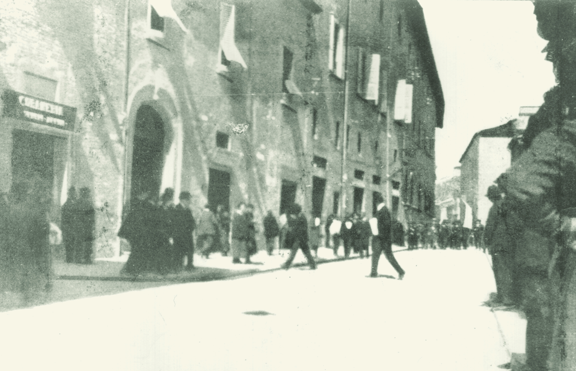 Imola, 1921, prima entrata degli squadristi fascisti in città. Imola, Archivio Cidra