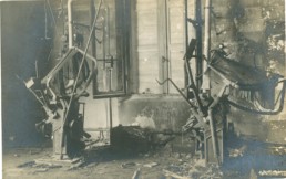 8 aprile 1921, devastazione dei locali della tipografia e della redazione de “La Giustizia” di Reggio Emilia. FOTO ARS, Reggio Emilia, Archivio fotografico Biblioteca Panizzi.